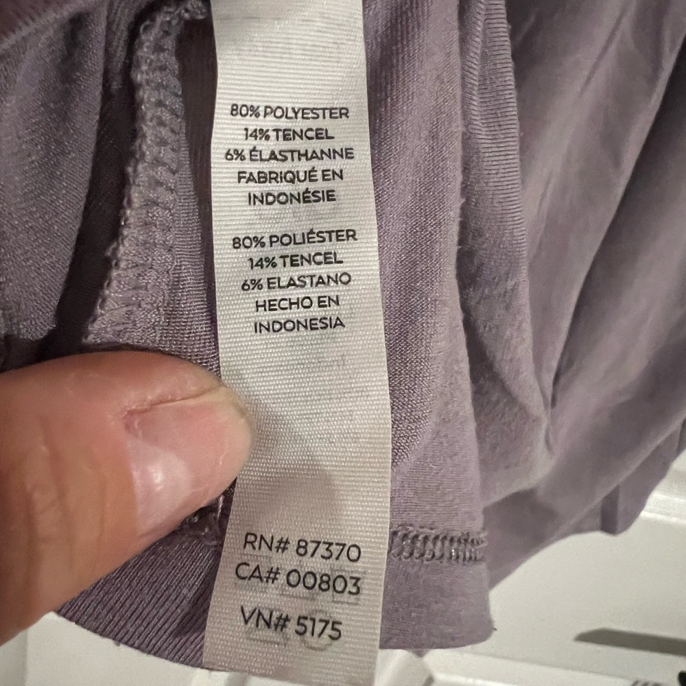 Alo Yoga Women's Motion Tank in Lavender Smoke Dark Purple Size L EUC - Picture 9 of 10
